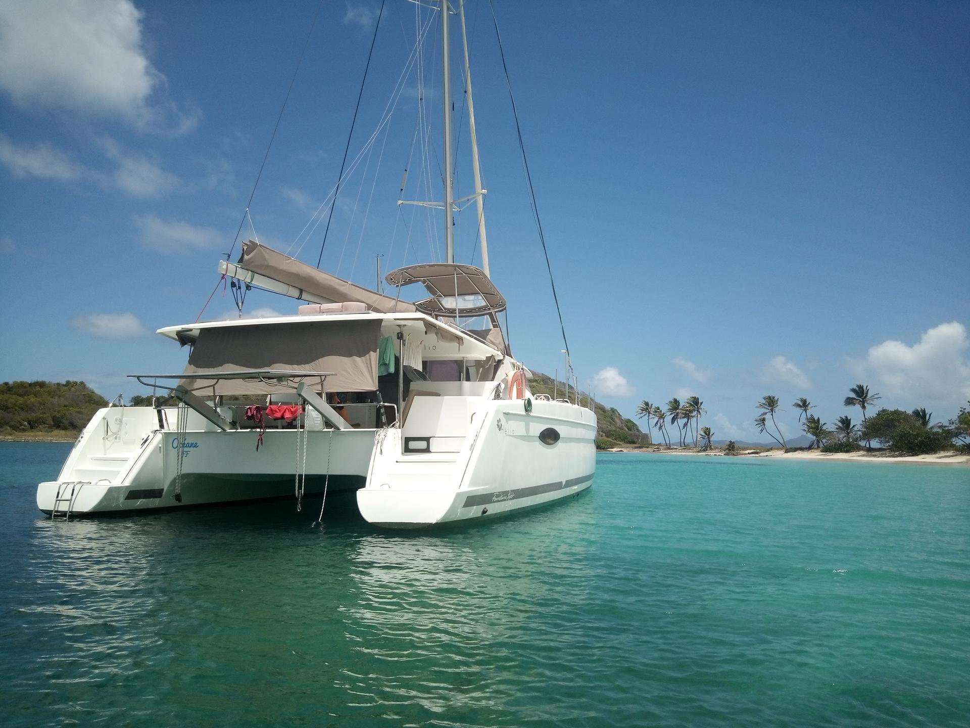 slider 23 Fountaine Pajot Helia 44